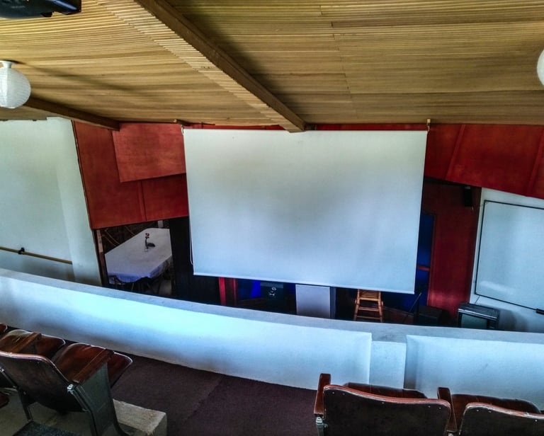 Lago de Tota, Laguna de Tota, Refugio Génesis, auditorio, cinema, películas, capacitación