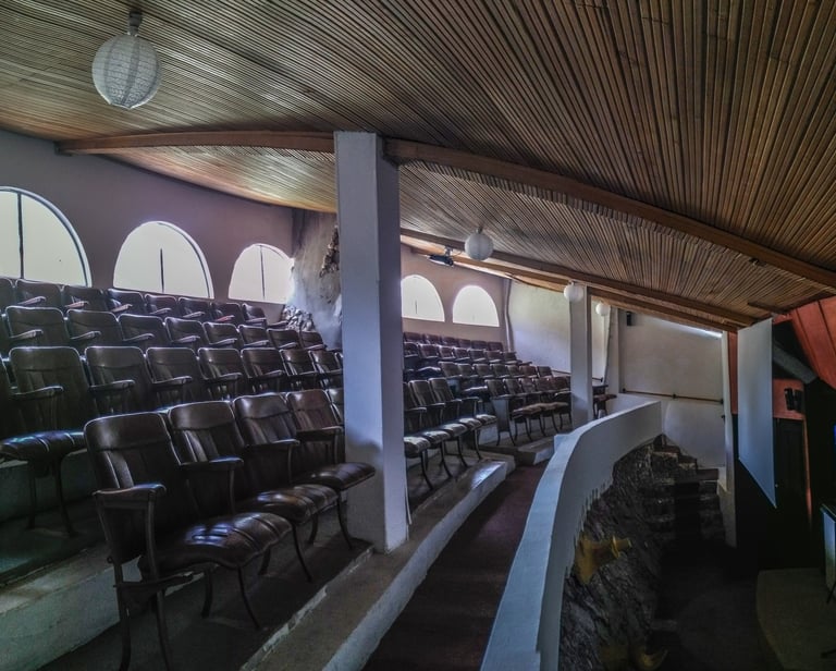 Lago de Tota, Laguna de Tota, Refugio Génesis, auditorio, cinema, películas, capacitación