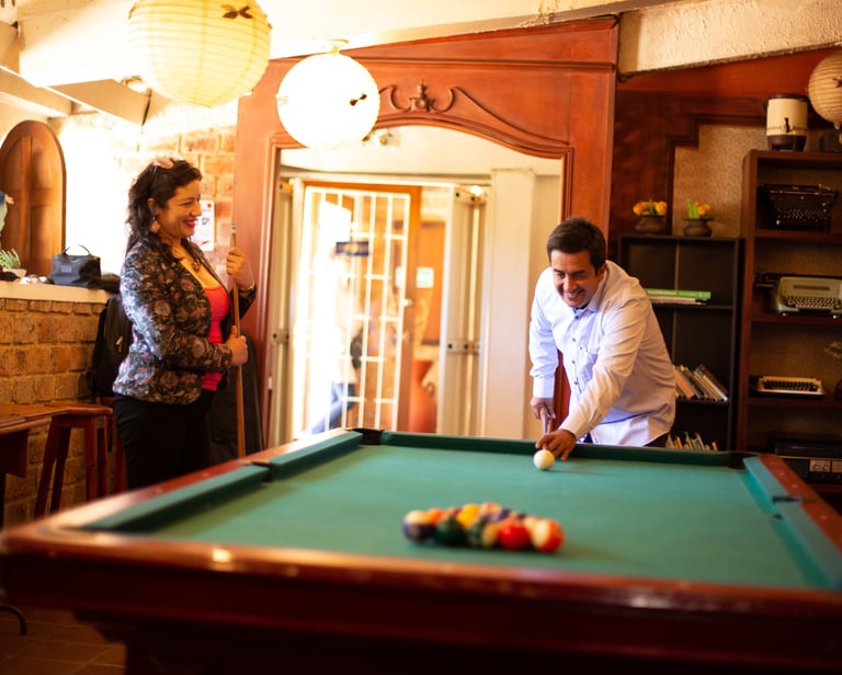 Lago de Tota, Laguna de Tota, Refugio Génesis, sala de juegos, billar, ping pong, bar