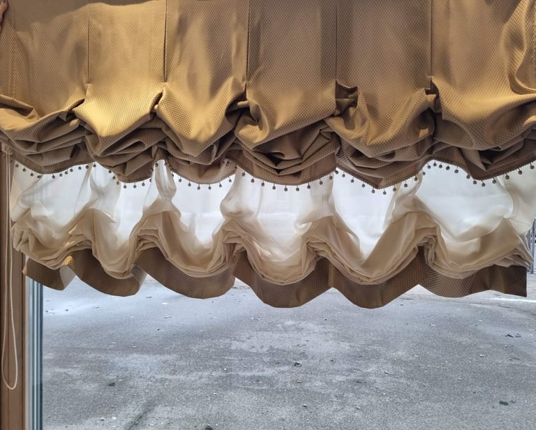 Austrijietės ant lango