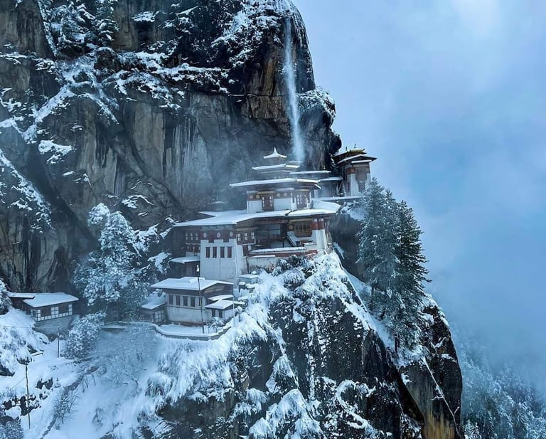 Tiger's_Nest_Monastery_in_Paro_Valley_Drapped_In_Snow_During_Winter_Months_West_Bhutan
