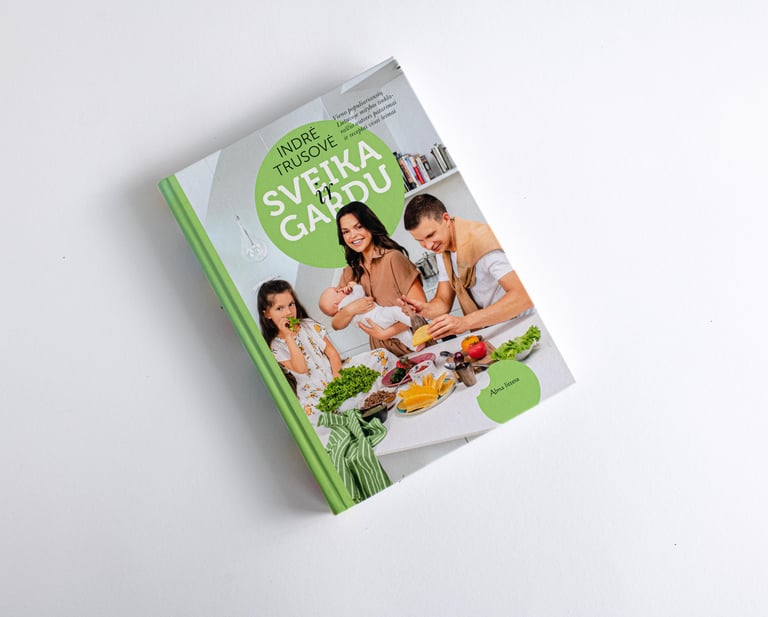 Indrė Trusovė receptų knyga "Sveika ir Gardu"