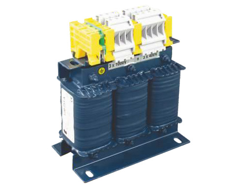 transformador trifásico servicios auxiliares