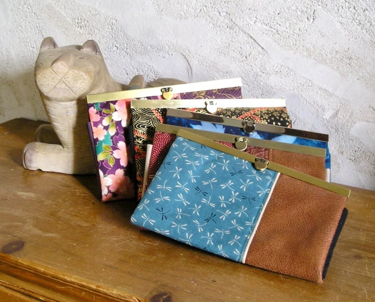 portefeuille en tissus japonais avec fermoir métal rétro vintage