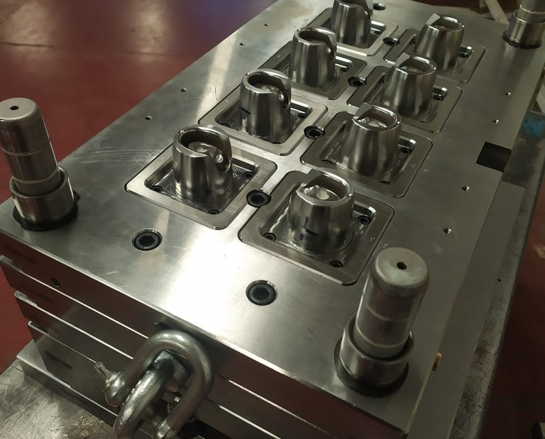 Plastic injection mold for aerosol spray cap