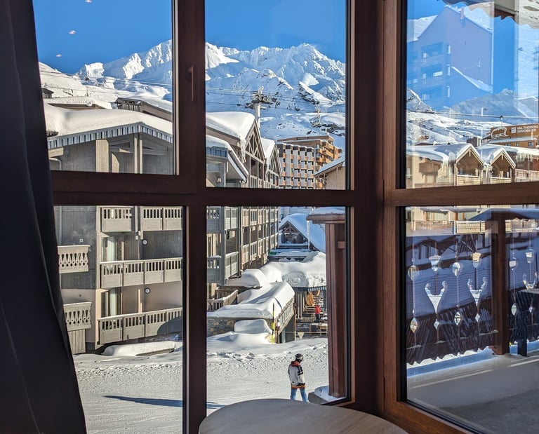 Mountain view from the warm ski-in ski-out apartment in Val Thorens