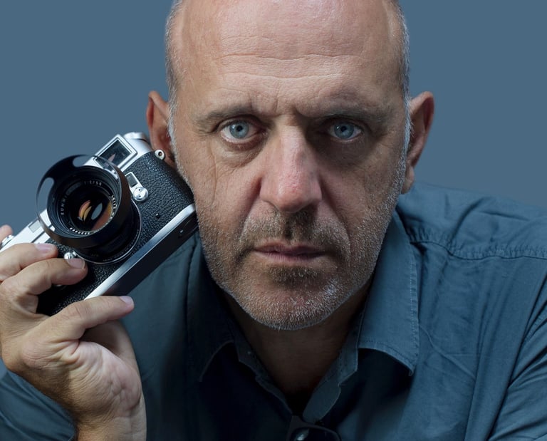 Portrait de Laurent Azéma with his Leica m4