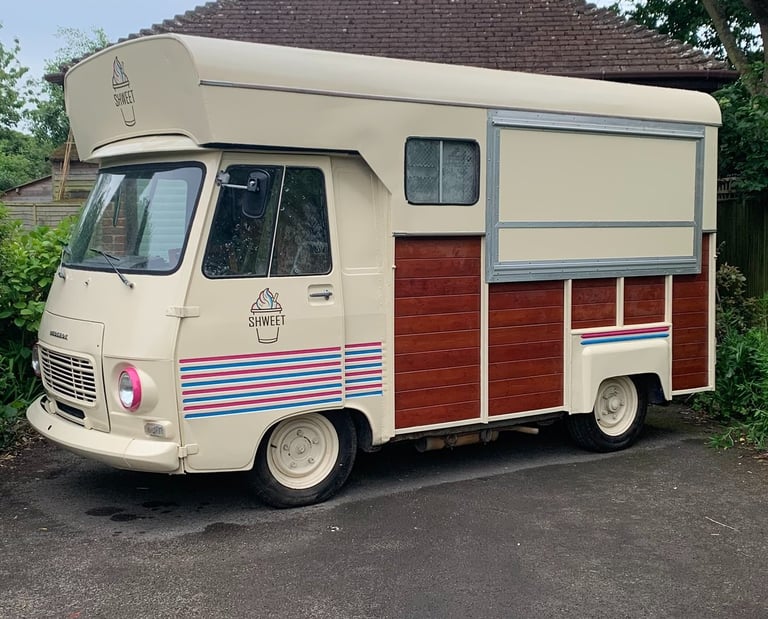 SHWEET Van, available for private hire or events. Gelato, Waffles, Drinks, Cakes and Snow Cones