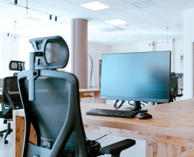 Servicio oferta 3 meses escritorio coworking WanderHub Ciutadella Menorca