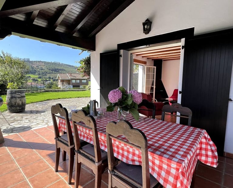 porche con barbacoa en casa de alquiler en cantabria