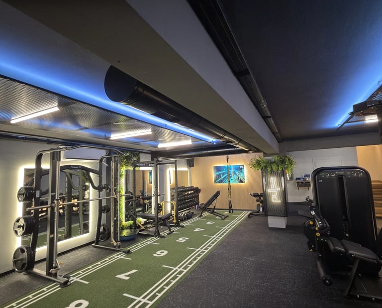 Functional training area, Μηχανήματα δύναμης & Ελεύθερα βάρη σε μικρά groups