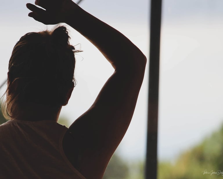 este spontané symbolisant le lien entre corps et intériorité