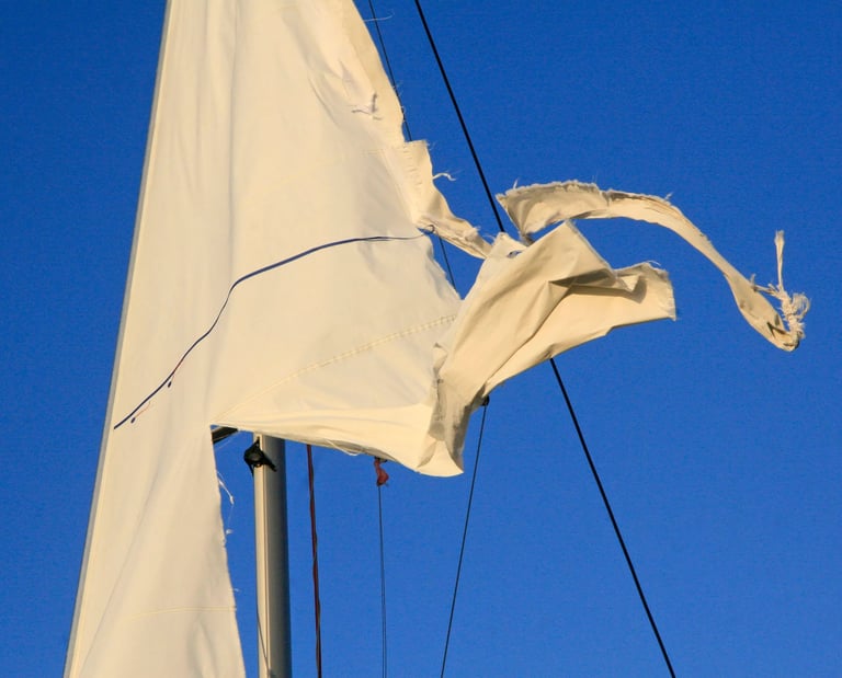 Gescheurd zeil bij Sisu Repair