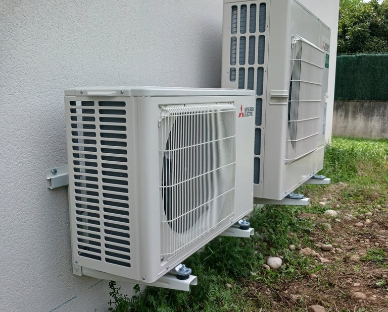 2 groupes extérieur de climatisation résidentielle