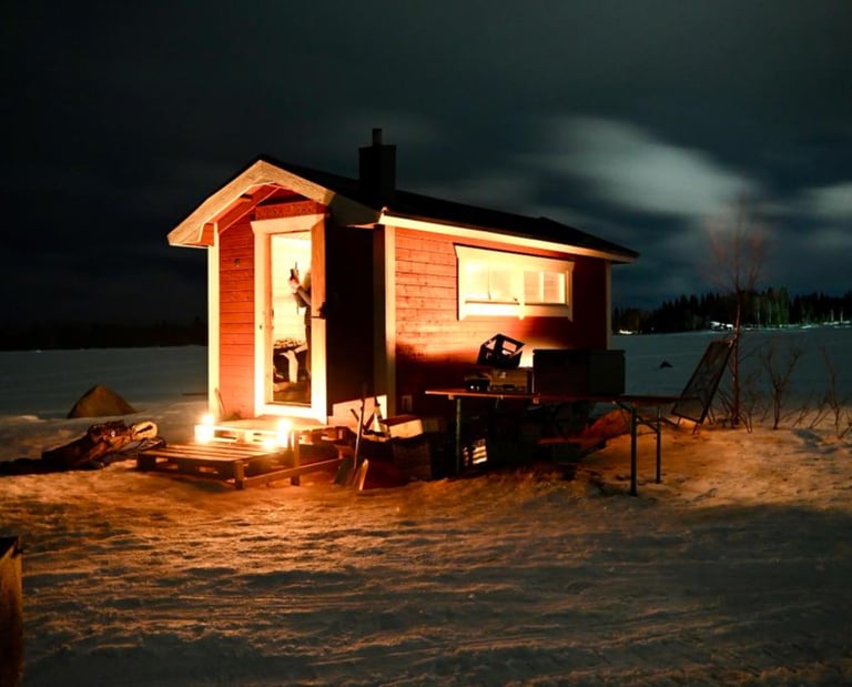 Un dîner sur la glace en Laponie