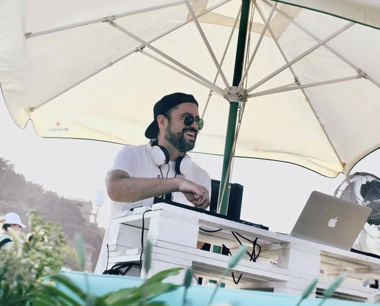 Saxofonista en chiringuito