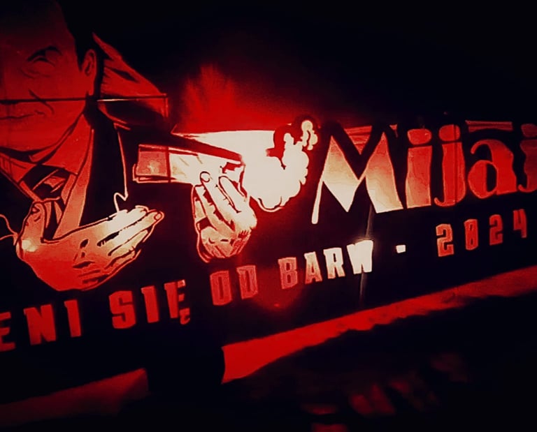 folia podświetlana pirotechniką baner pirotechniczny race morskie stroboskopy