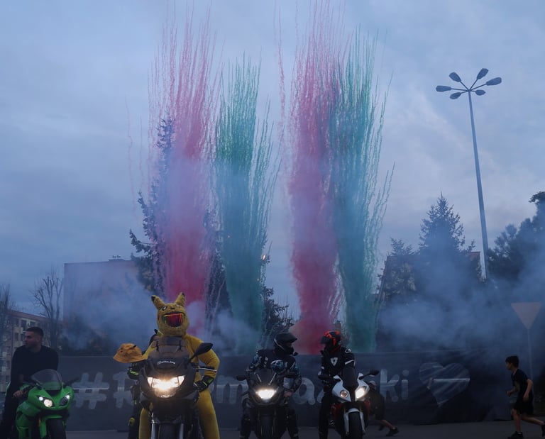 transparent pirotechnika stadionowa miny dymne