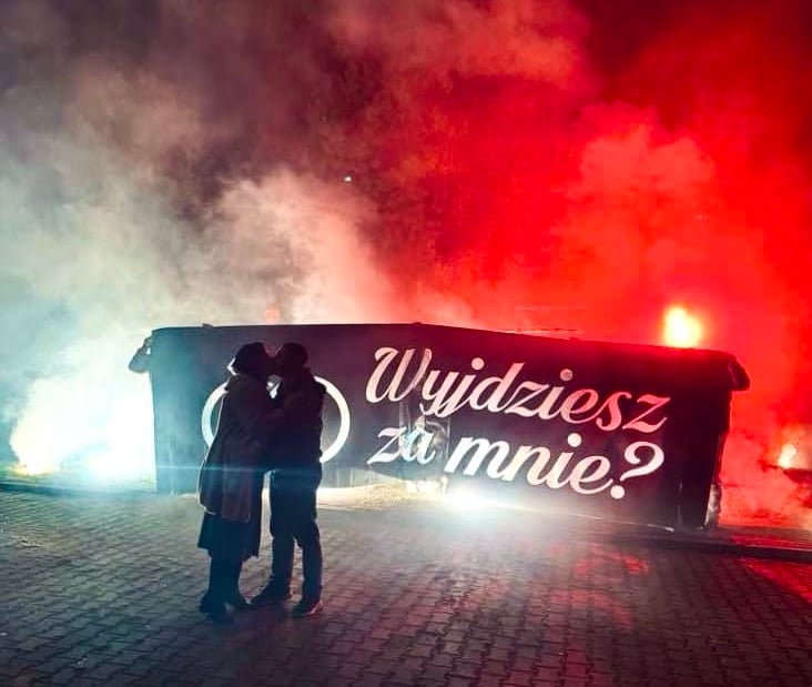 pirobaner wyjdziesz za mnie wyjątkowe zaręczyny z efektem świetlnym
