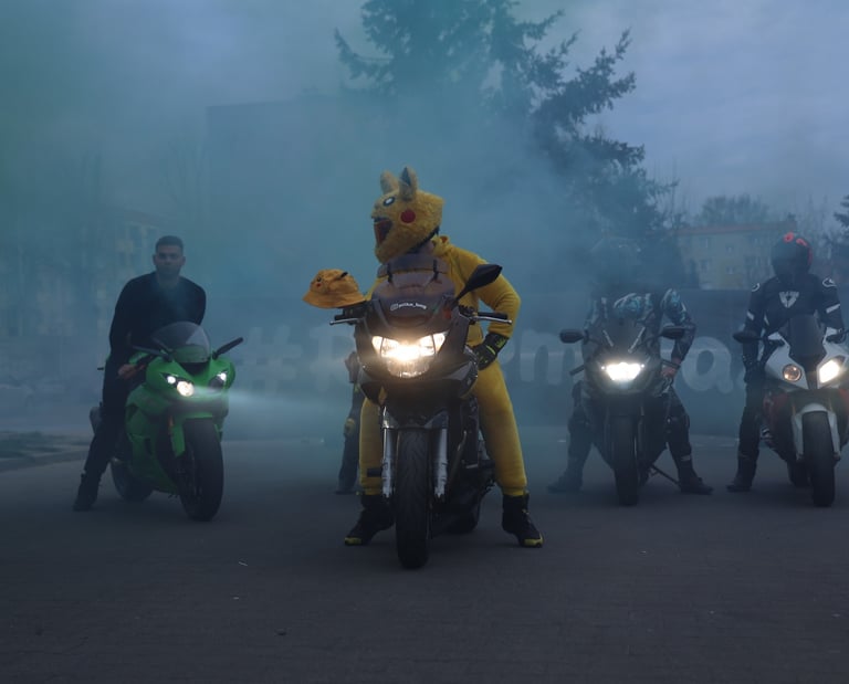 festyn pirotechnika atrakcja podświetlony napis