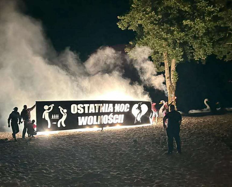 pomysł na prezent na wieczór kawalerski baner pirotechnika