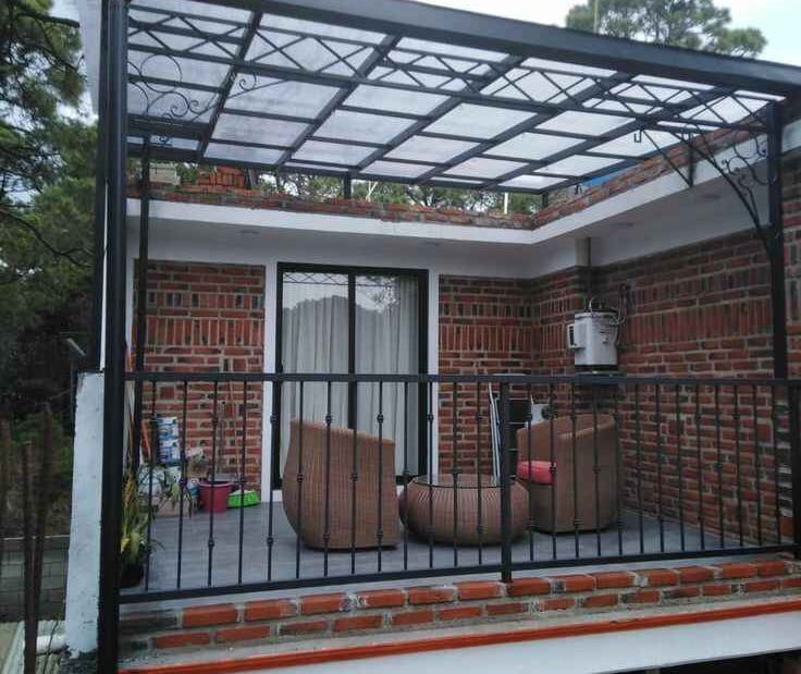 A modern Polycarbonate Sheet Roofing house