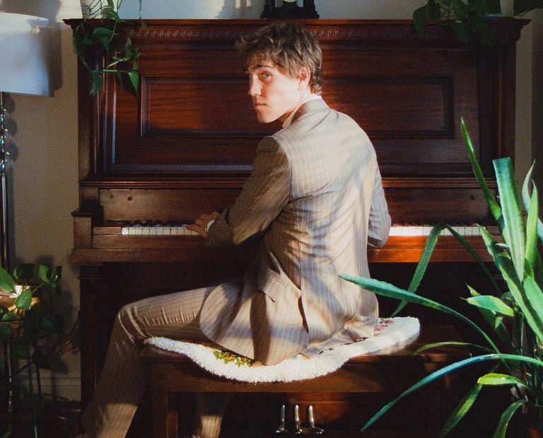 Album cover for "Everest"