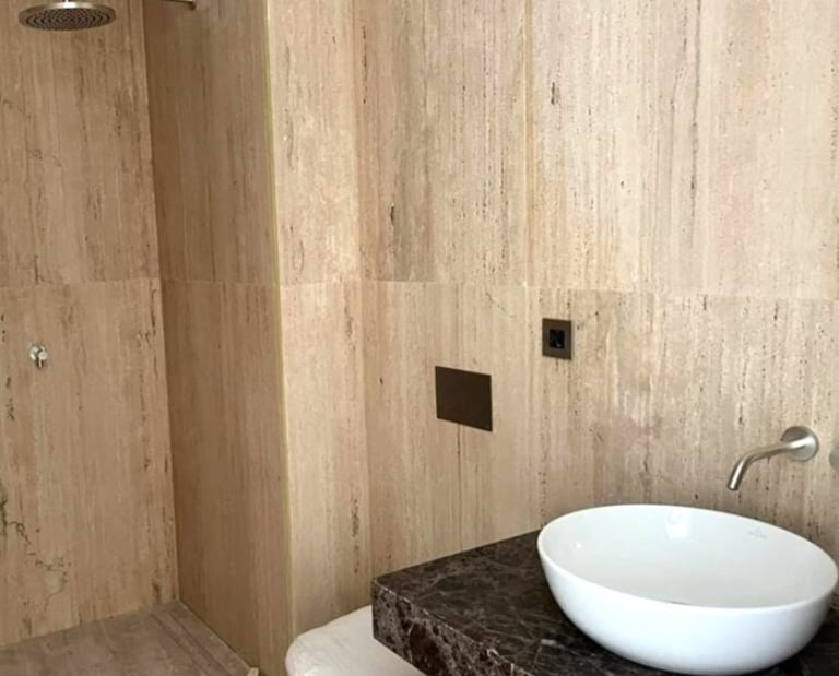 Travertine tiles for bathroom light classic, natural Italian stone