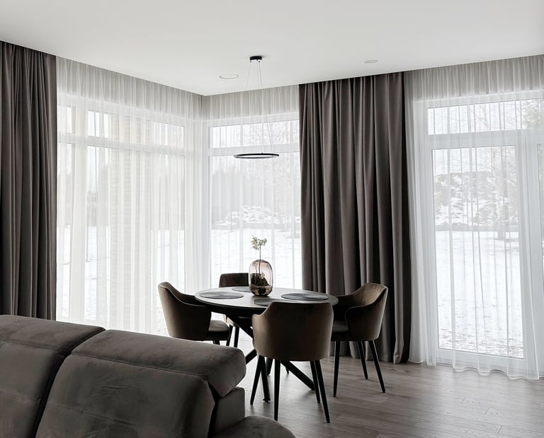 kakavinis namų interjeras