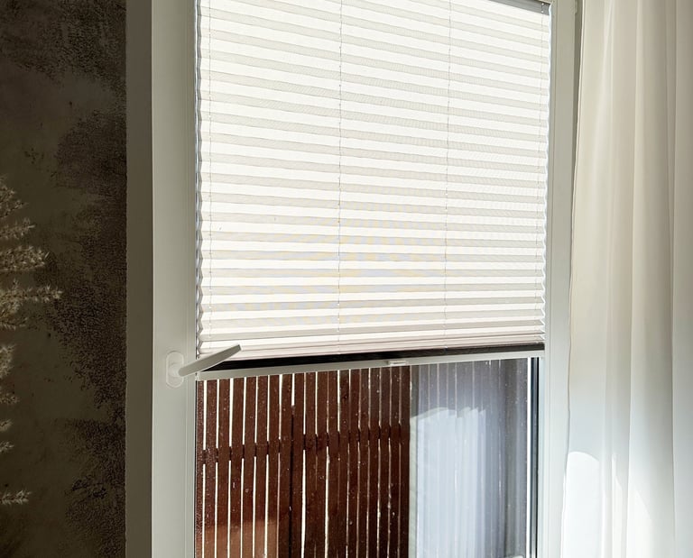 plisuotos žaliuzės