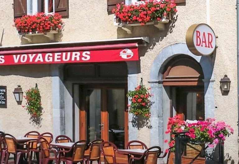 L'Hôtel-Restaurant Les Voyageurs vous accueille à Urdos en Vallée d'Aspe dans les Pyrénées.