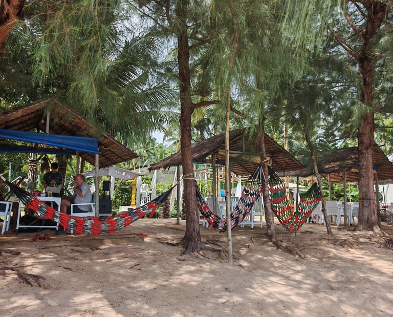 บ้านเอื้อง bar&restaurant