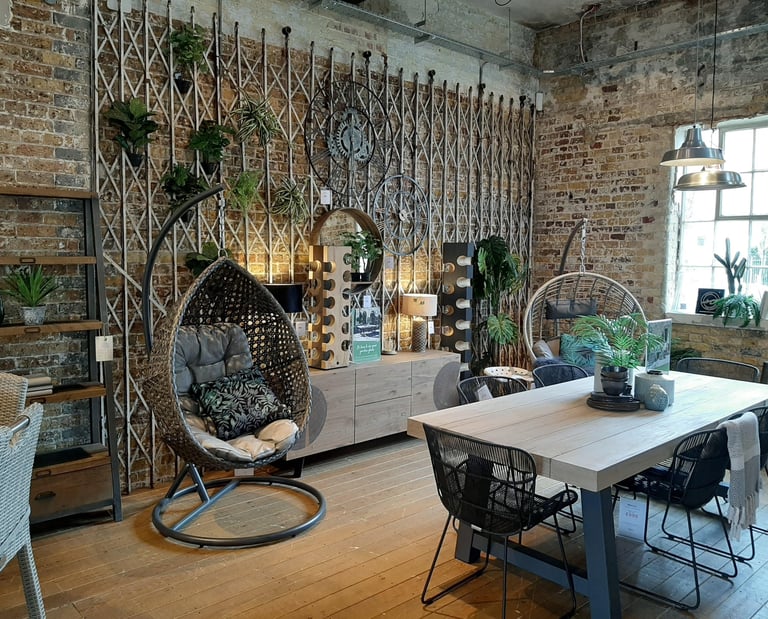 outdors tyo indoors inspired room with a table and chairs