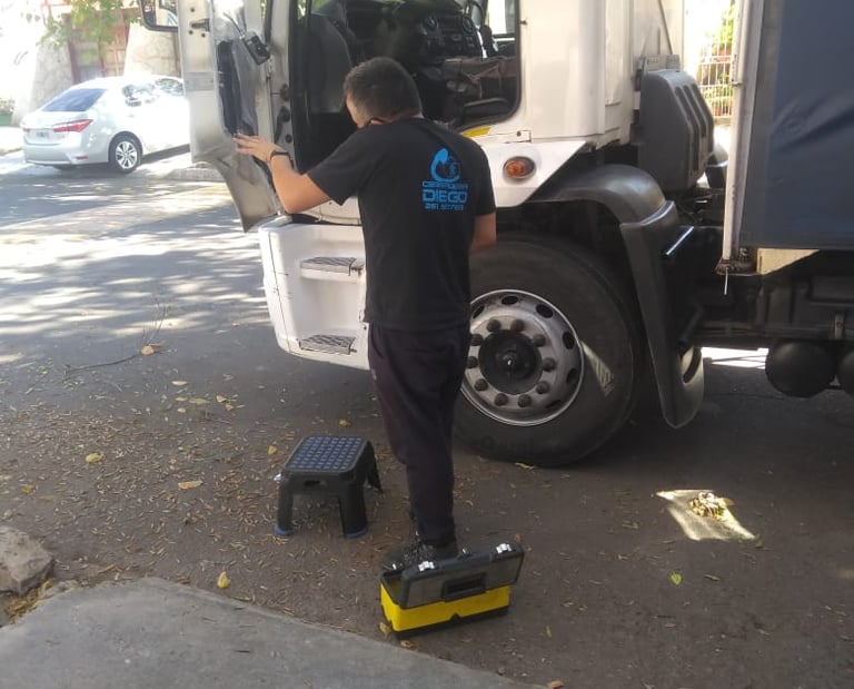 Reparación de cerraduras automotor - Técnico certificado Cerrajería Diego