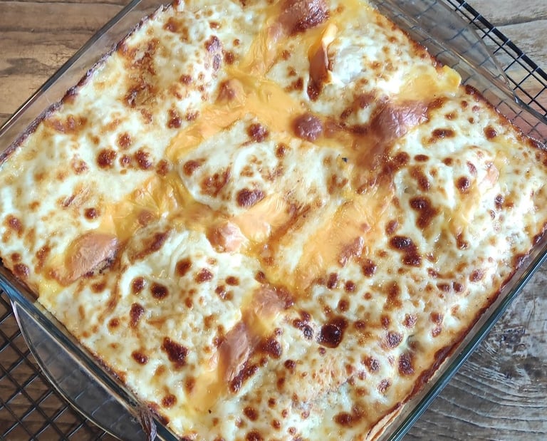 zerinde peşemal sosu erimiş fırından taze çıkmış cafe boyacıköy lazanya'sı