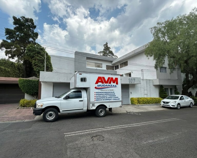 Servicio de logística última milla y volado de muebles en CDMX por AVM Mudanzas: transporte seguro