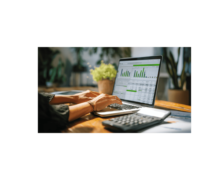 Joannie, fondatrice de Clarté Assist, assistante de gestion freelance  Saint-Mathieu-de-Tréviers