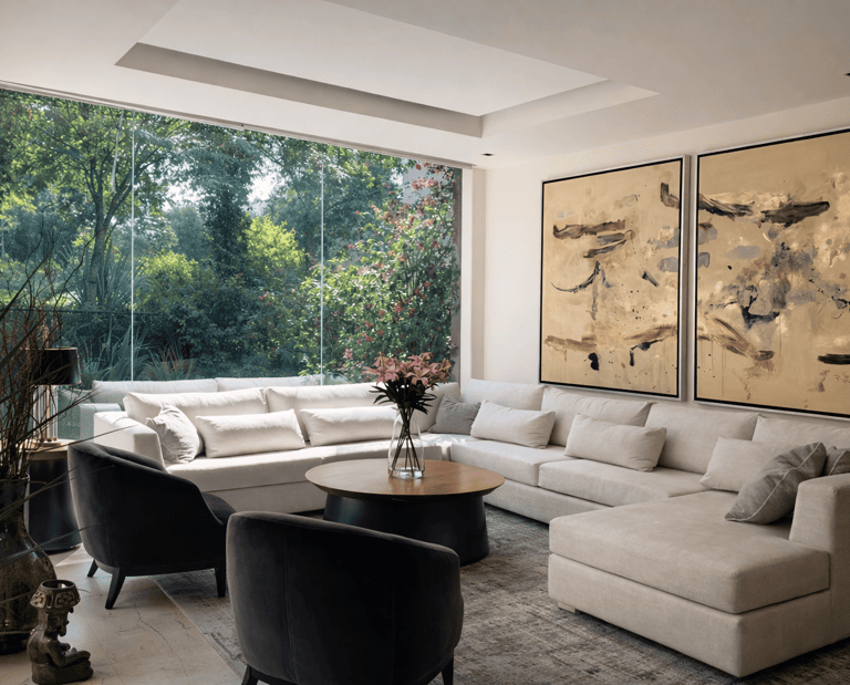 Cuadro abstracto tipo diptico en dorado con tierras en lujosa residencia de Interlomas