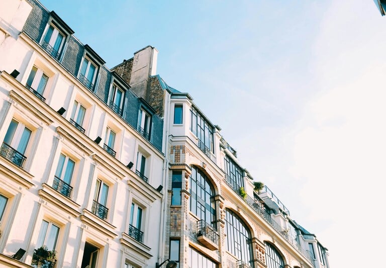 Nettoyage des parties communes de copropriété à Paris et en Île-de-France