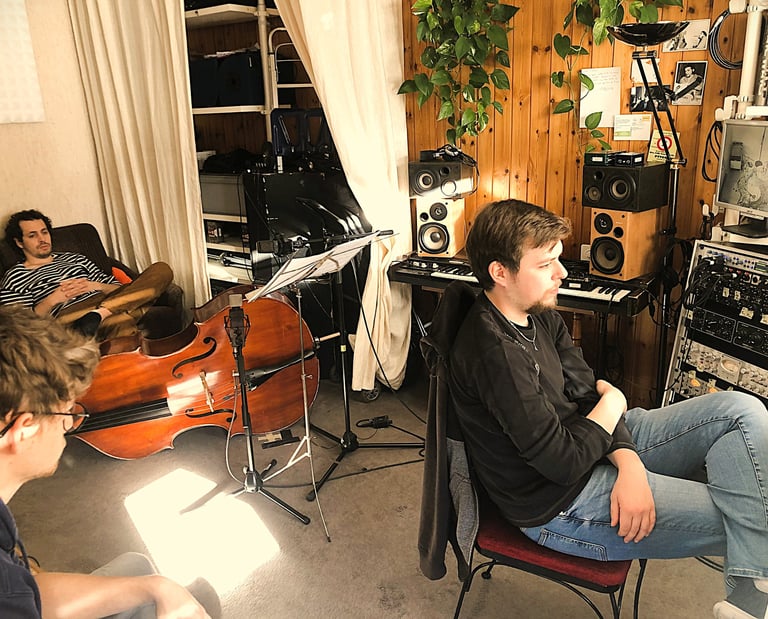 Artistes dans la régie du Fil's HOUSE Studio