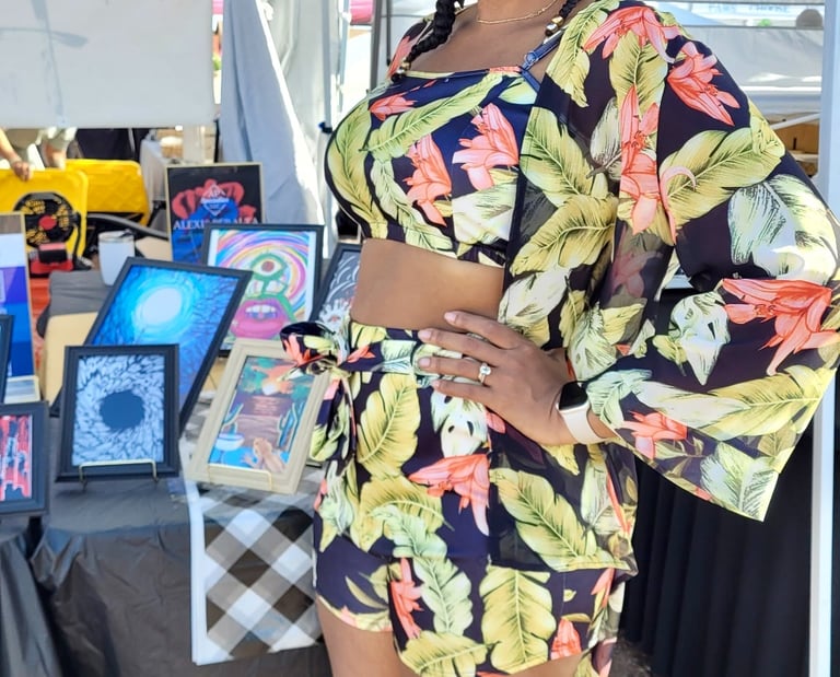 Alexis Peralta at an Art Market