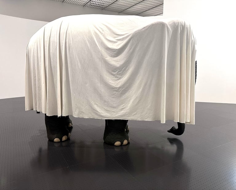 Not afraid of Love, 2000 Marizio Cattelan ©16mag