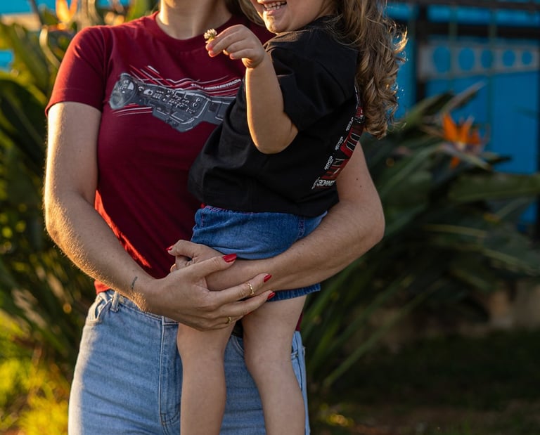 cunhada do murilo e sua filha maria usando roupas da loja