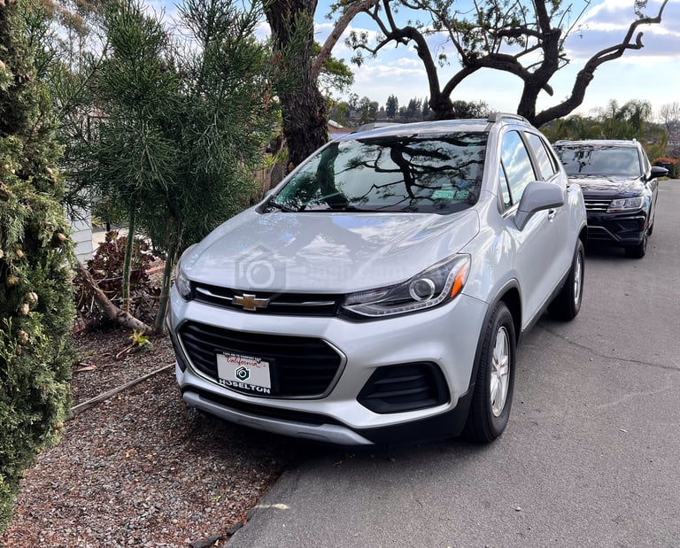 Chevy trax 2016 silver color