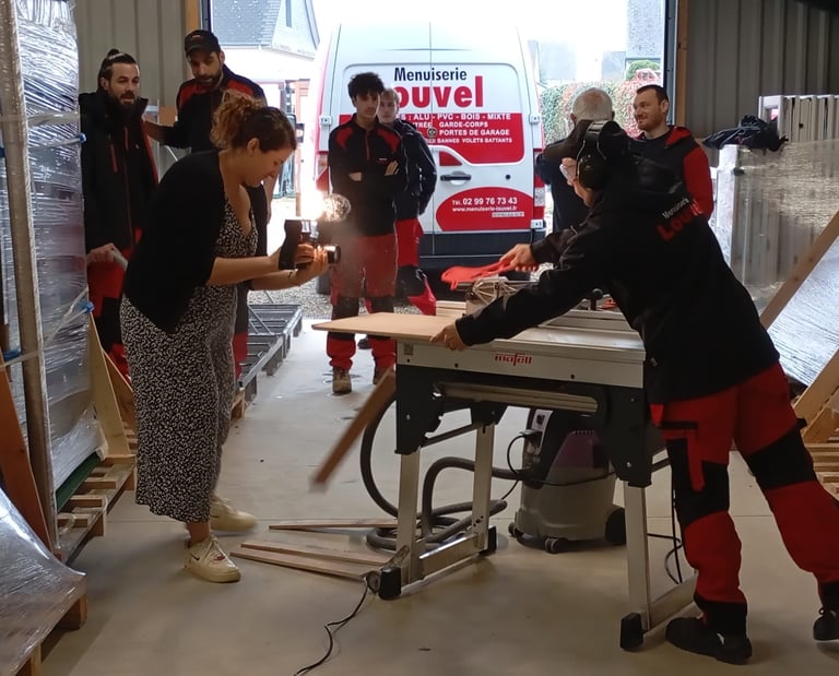 Equipe de l'entreprise louvel en tournage sur site avec videaste léa olivier