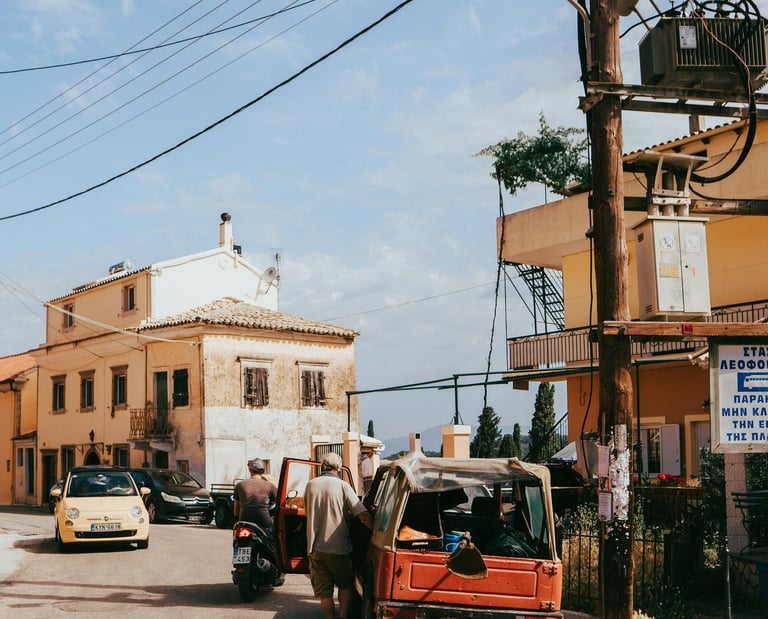 a horse drawn carriage pulled by a horse drawn carriage