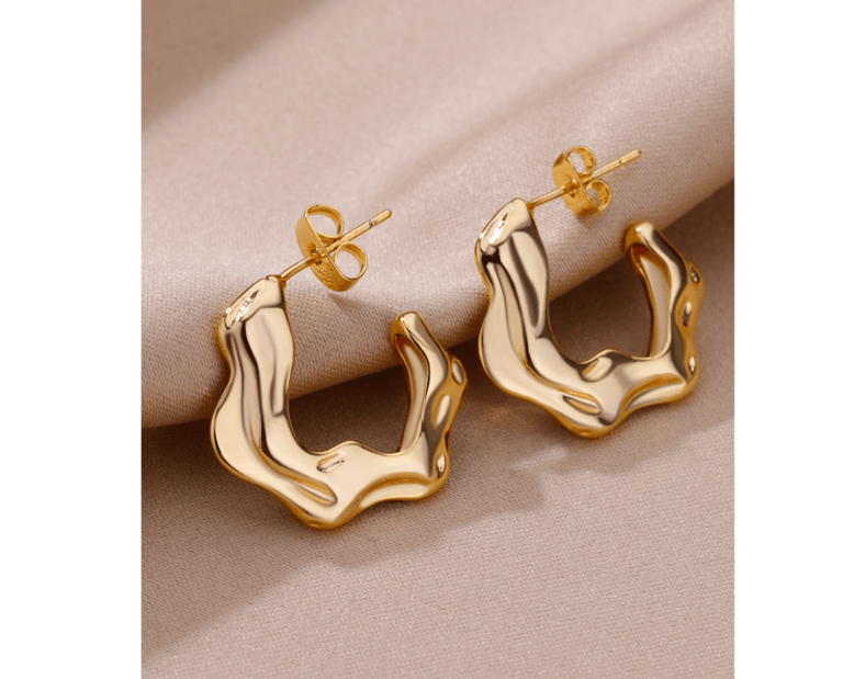 Stainless steel C-shaped wave earrings for maternity fall style.
