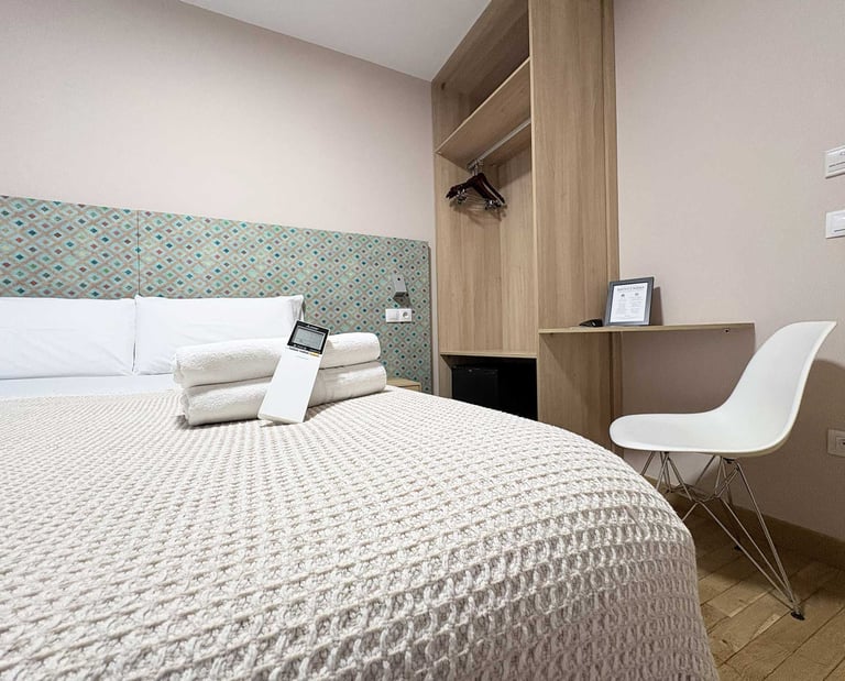 Habitación doble con aire acondicionado y calefacción en el centro de Logroño