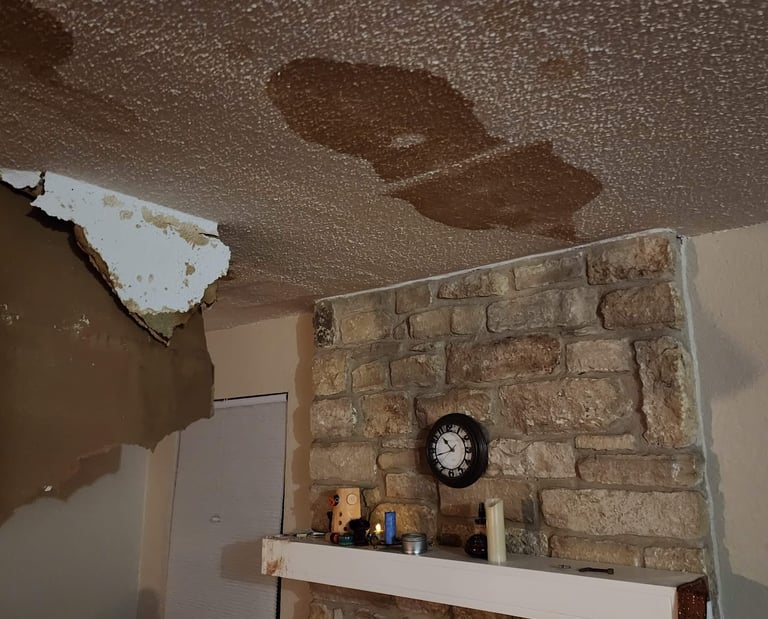 ceiling-water-damage-from-rain-in-liberty-hill-chrome-water-damage-restoration-experts