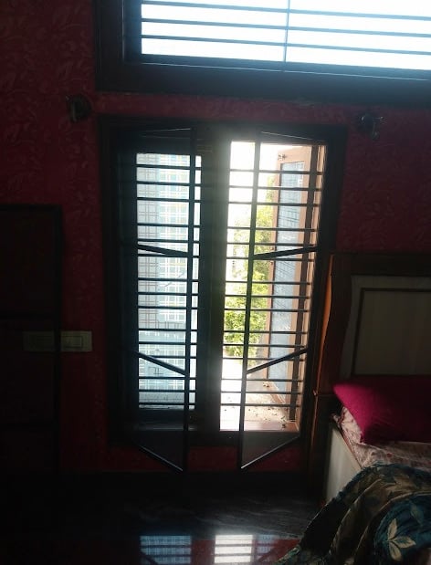 Hinged Flying Mosquito Mesh Window